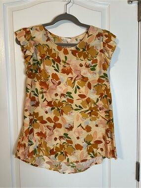 Les Amis Women’s Floral Ruffle-Sleeve Blouse in Cream & Mustard